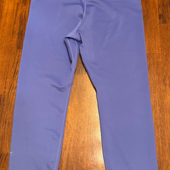 Nike Women’s Dri-Fit 3/4 Length Leggings - Picture 5 of 5